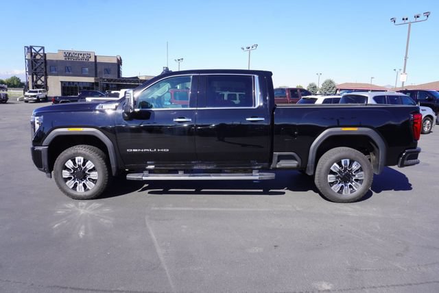 Used 2026 GMC Sierra 3500 Denali w/ Denali Reserve Package AWD/4WD image 2