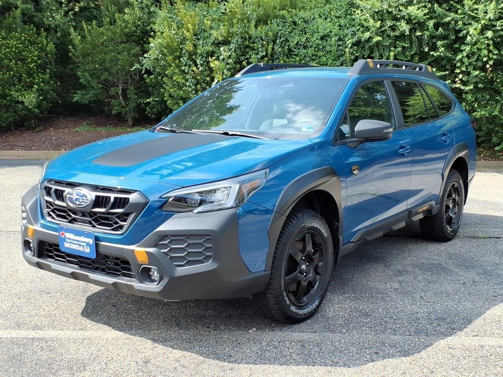 Used 2025 Subaru Outback Wilderness AWD/4WD image 5