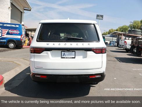 Used 2023 Jeep Wagoneer L 4WD w/ Rear Seat Video Group 1 image 4