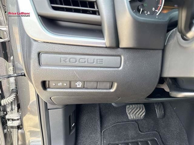 Used 2026 Nissan Rogue S FWD image 24