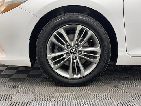 Used 2016 Toyota Camry SE FWD image 12