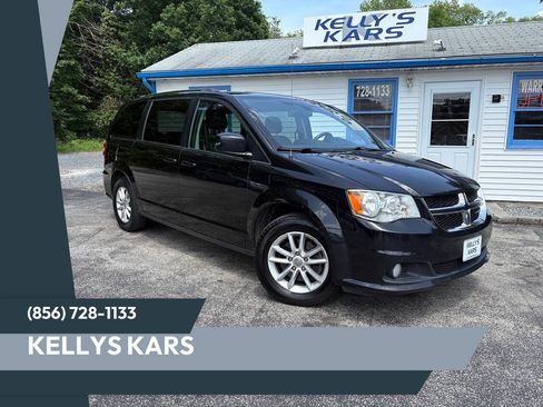 Used 2018 Dodge Grand Caravan SXT FWD image 1