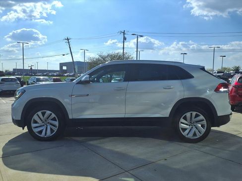 Used 2022 Volkswagen Atlas Cross Sport SE image 3