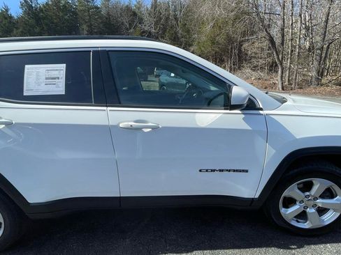 Used 2017 Jeep Compass Latitude w/ Popular Equipment Group image 11