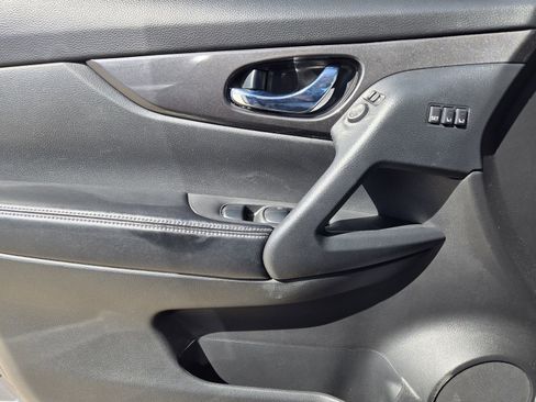 Used 2020 Nissan Rogue SV w/ Sun & Sound Touring Package image 26