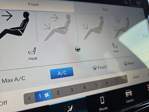 New 2026 Chrysler Pacifica Select image 7