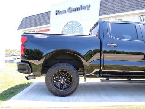 Used 2021 Chevrolet Silverado 1500 Custom Trail Boss AWD/4WD image 36