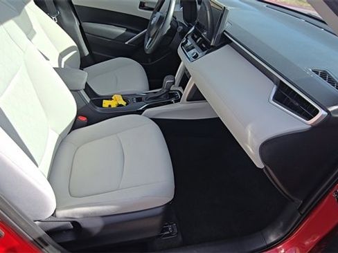 Used 2023 Toyota Corolla Cross LE image 29