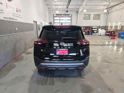 Certified 2023 Nissan Rogue SL w/ SL Premium Package AWD/4WD image 4