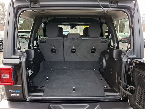 Used 2024 Jeep Wrangler Unlimited Rubicon 4xe w/ Technology Group image 31