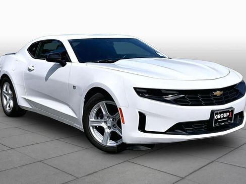 Used 2024 Chevrolet Camaro LT RWD image 3