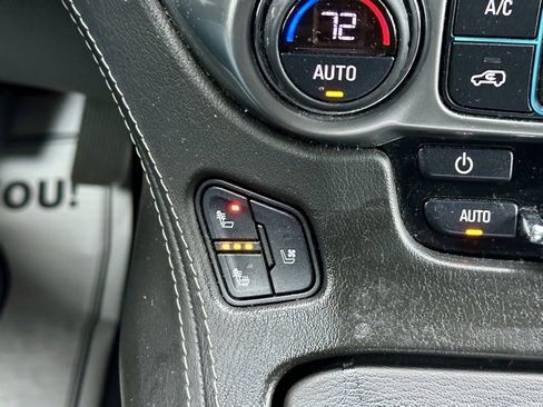 Used 2020 Chevrolet Suburban Premier image 30