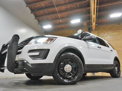 Used 2018 Ford Explorer 4WD Police Interceptor image 3
