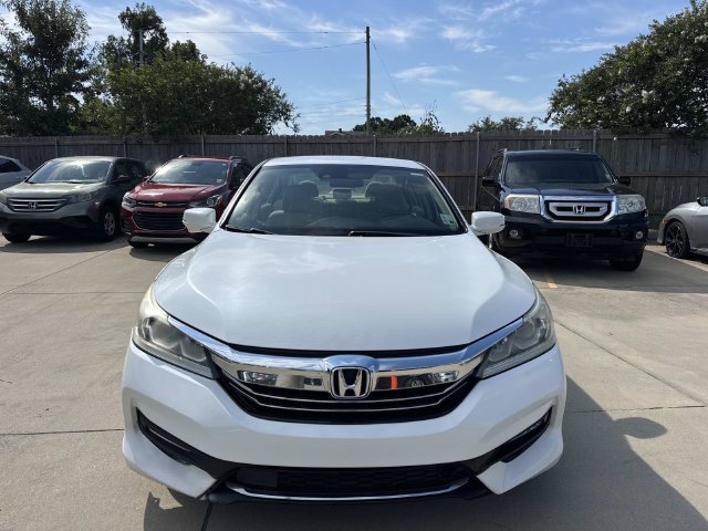 Used 2017 Honda Accord Hybrid Sedan image 2