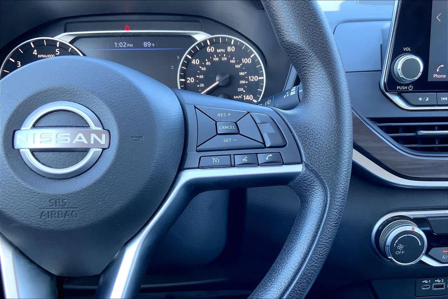 Used 2024 Nissan Altima 2.5 SV FWD image 24
