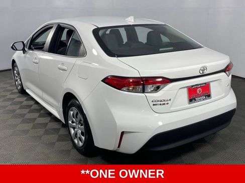 Used 2025 Toyota Corolla LE FWD image 6