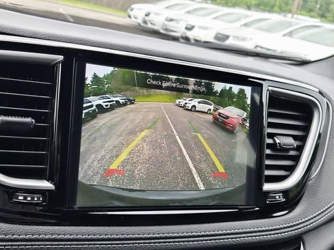 New 2026 Chrysler Pacifica Select w/ S Appearance Package FWD image 27