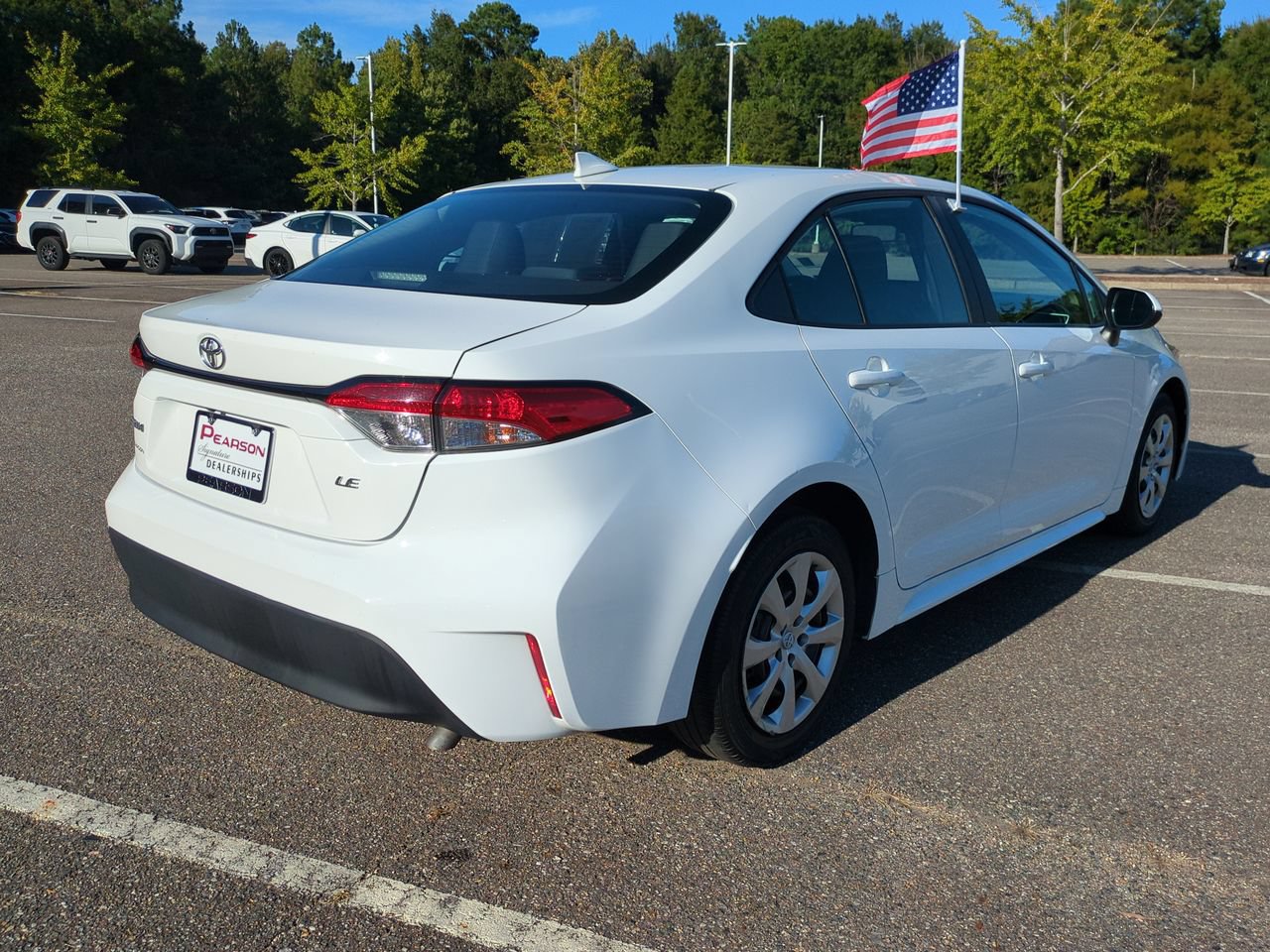 Used 2025 Toyota Corolla LE FWD image 4