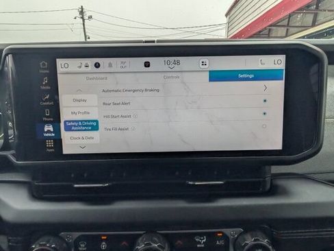 Used 2025 Jeep Wrangler Unlimited Sahara AWD/4WD image 16