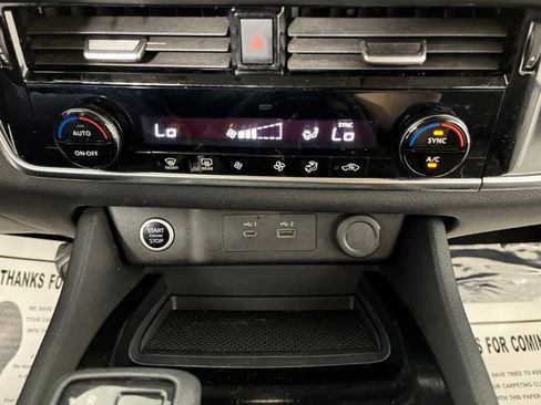 Used 2022 Nissan Rogue SV FWD image 28
