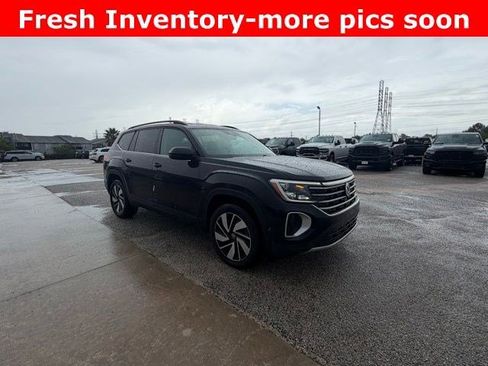 Used 2025 Volkswagen Atlas SE image 5