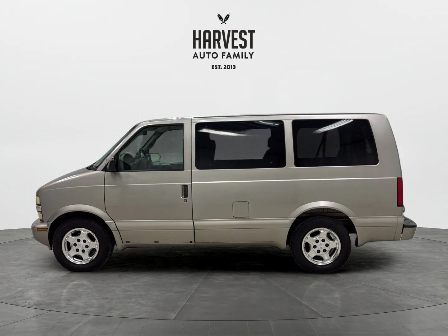 Used 2004 Chevrolet Astro Passenger AWD w/ LS Preferred Equipment Group image 2