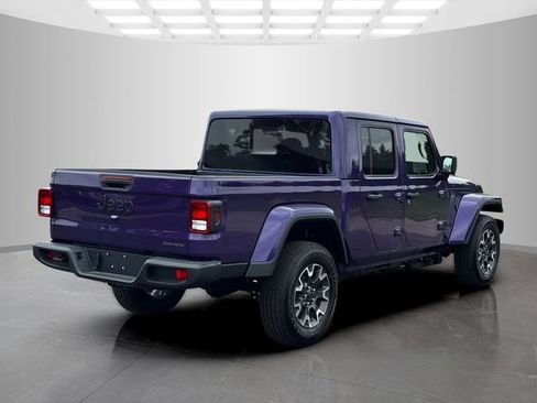 New 2026 Jeep Gladiator Sport AWD/4WD image 7