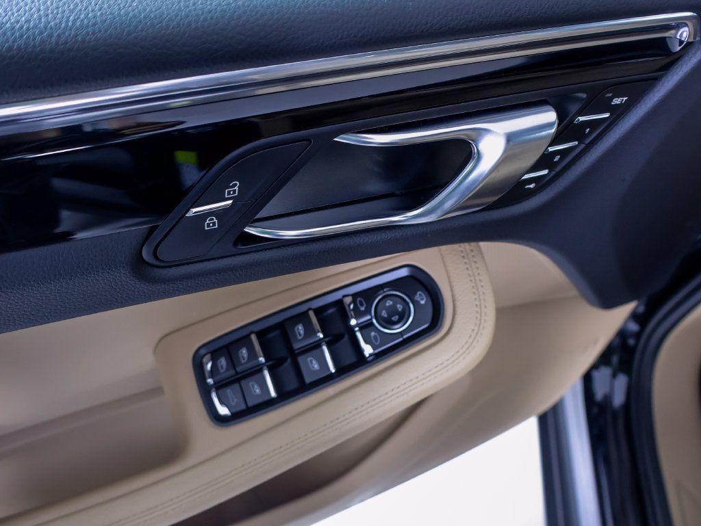 Certified 2026 Porsche Macan AWD/4WD image 19