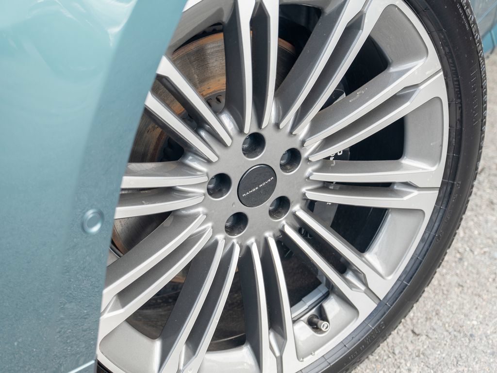 New 2026 Land Rover Range Rover Sport Dynamic SE AWD/4WD image 9