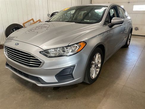 Used 2020 Ford Fusion SE FWD image 2