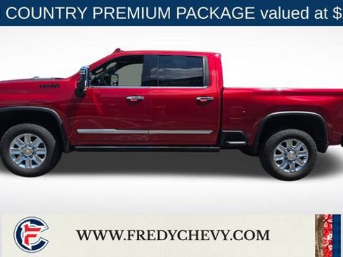Used 2025 Chevrolet Silverado 2500 High Country w/ High Country Premium Package AWD/4WD image 4