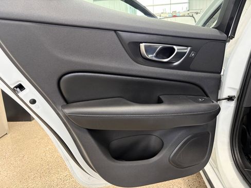 Used 2023 Volvo S60 T8 Plus image 21