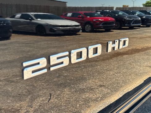 Used 2022 Chevrolet Silverado 2500 Custom w/ Custom Value Package AWD/4WD image 33