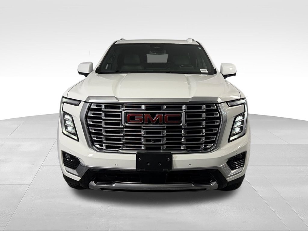 Used 2025 GMC Yukon Denali AWD/4WD image 3