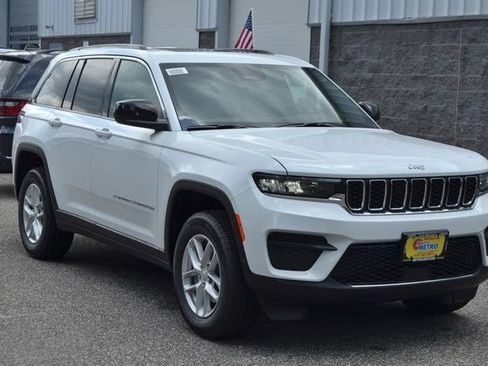 New 2026 Jeep Grand Cherokee Laredo X AWD/4WD image 2