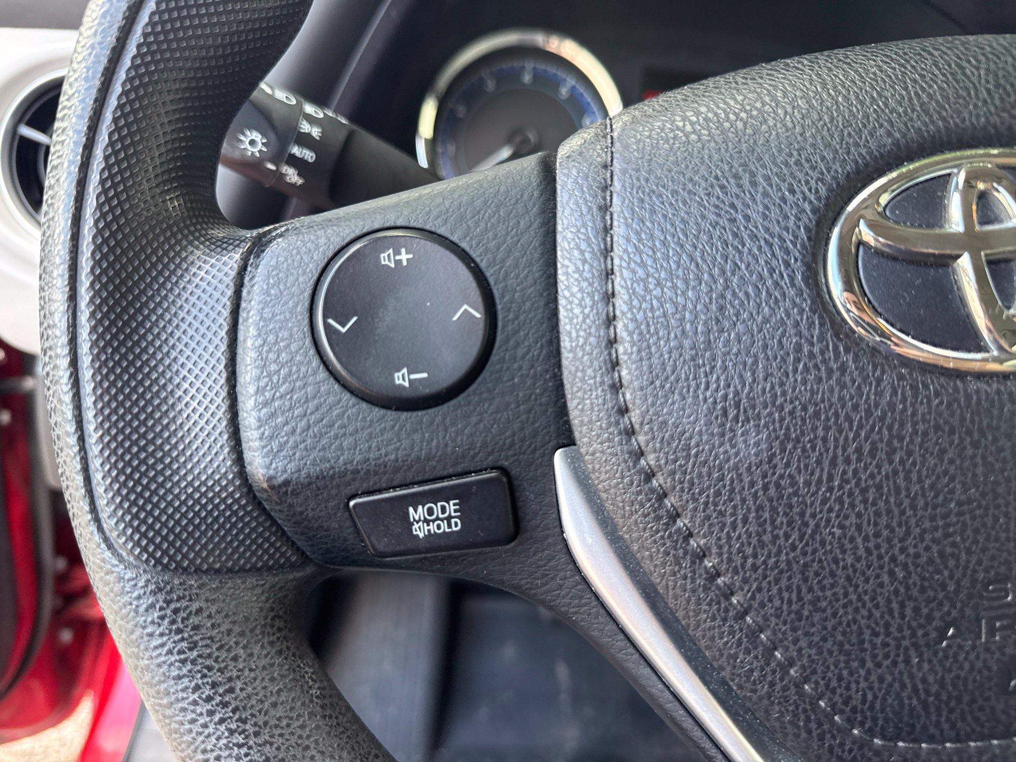 Used 2018 Toyota Corolla LE FWD image 22