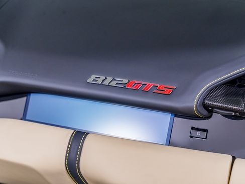 Used 2022 Ferrari 812 GTS RWD image 38