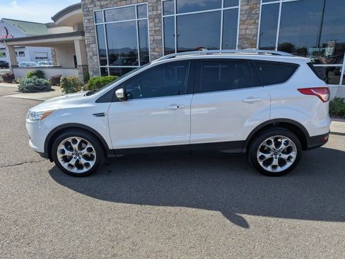 Used 2015 Ford Escape Titanium w/ Equipment Group 301A AWD/4WD image 2