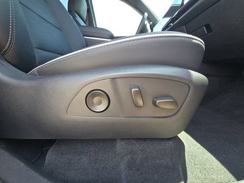 Used 2025 Buick Enclave Sport Touring w/ Power Package FWD image 22