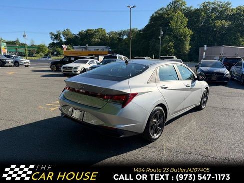 Used 2023 Hyundai Elantra SEL FWD image 8