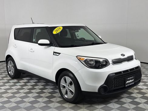 Used 2016 Kia Soul image 3