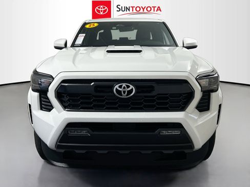 Used 2025 Toyota Tacoma TRD Sport image 10