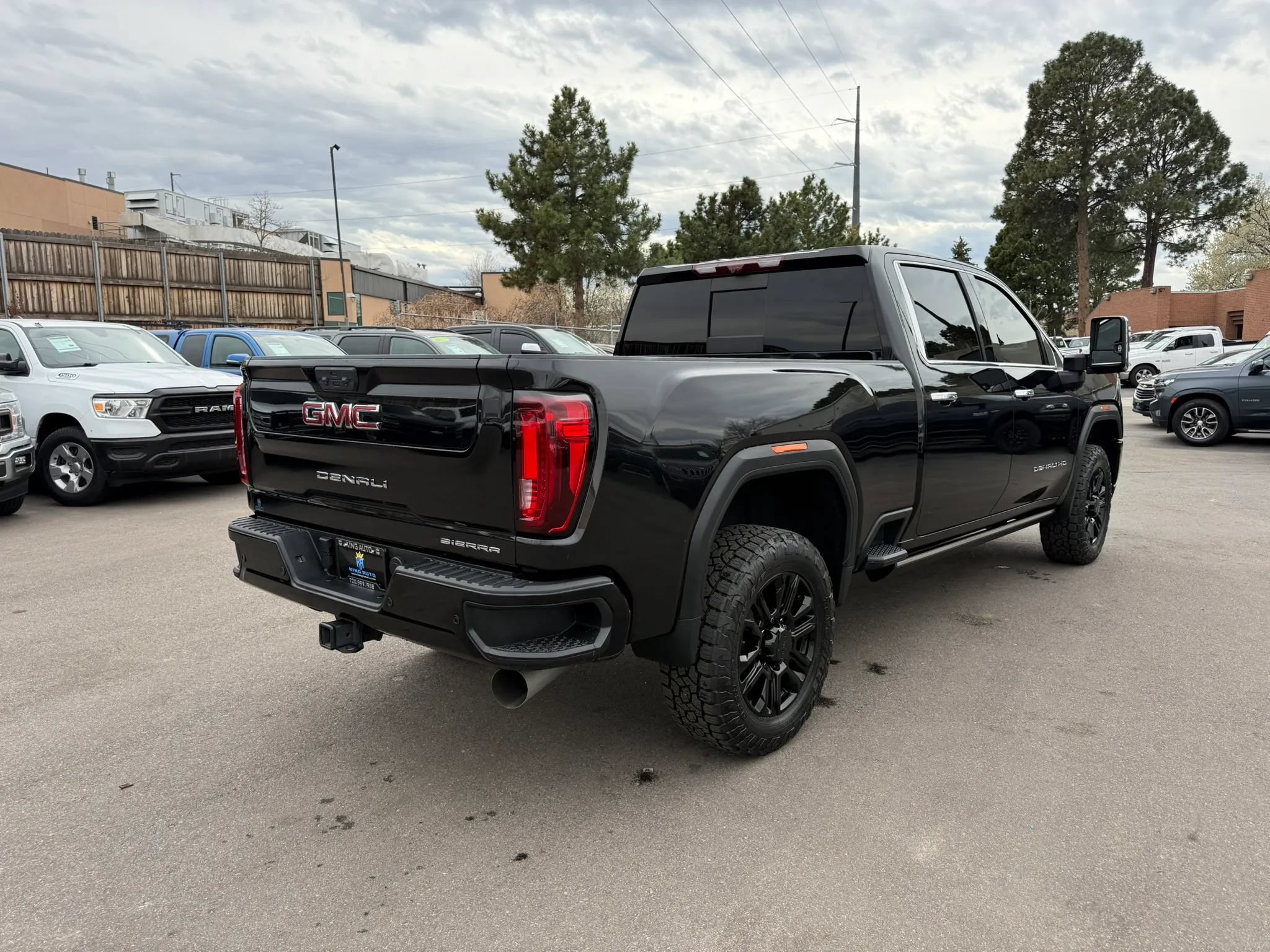 Used 2022 GMC Sierra 2500 Denali w/ Denali Black Diamond Edition AWD/4WD image 7