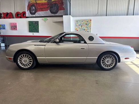 Used 2004 Ford Thunderbird RWD image 3