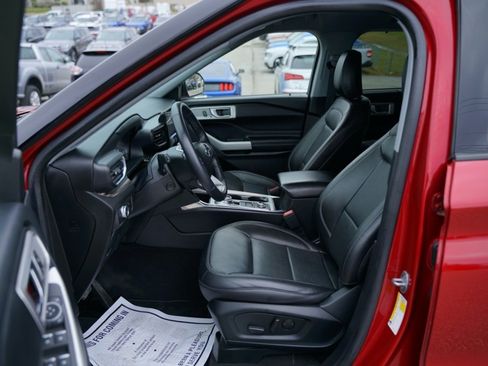 Used 2022 Ford Explorer Limited w/ Equipment Group 301A image 23