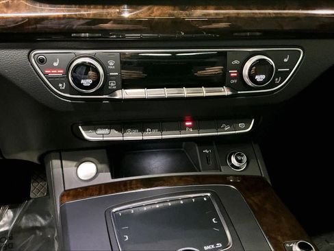 Used 2018 Audi Q5 2.0T Premium Plus w/ Premium Plus Package image 33