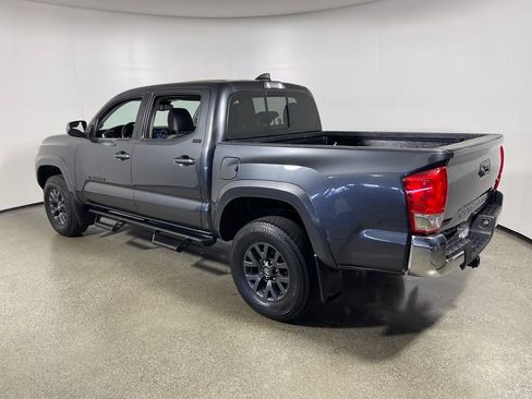 Used 2022 Toyota Tacoma SR5 RWD image 5