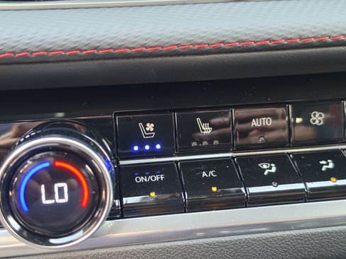 New 2027 Chevrolet Equinox RS w/ Safety and Technology Package FWD image 32