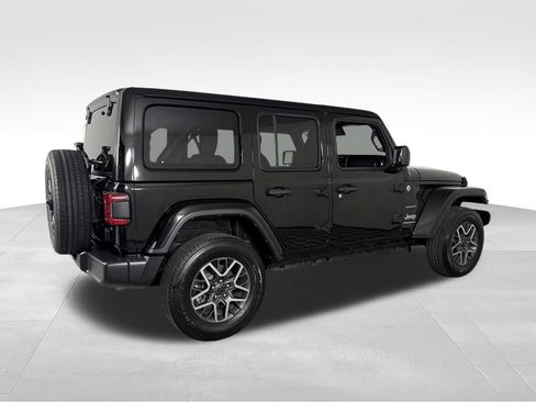 Used 2024 Jeep Wrangler Unlimited Sahara AWD/4WD image 8