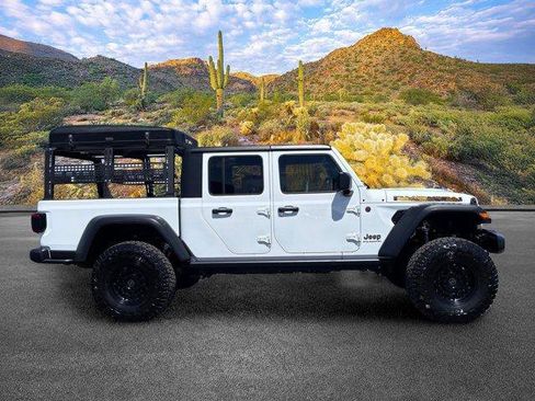 Used 2025 Jeep Gladiator Rubicon w/ Safety Group AWD/4WD image 3